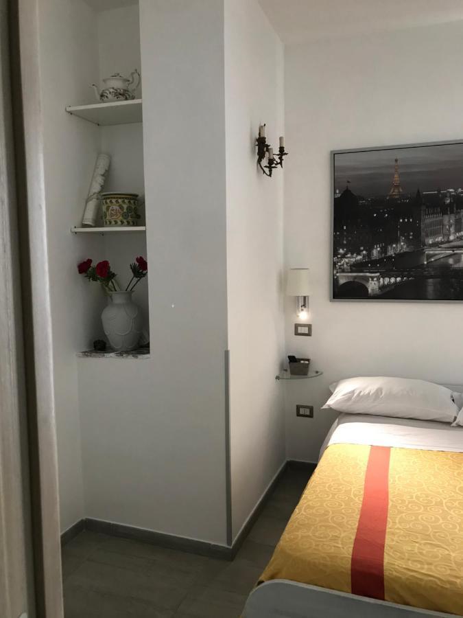 International 4* Naples